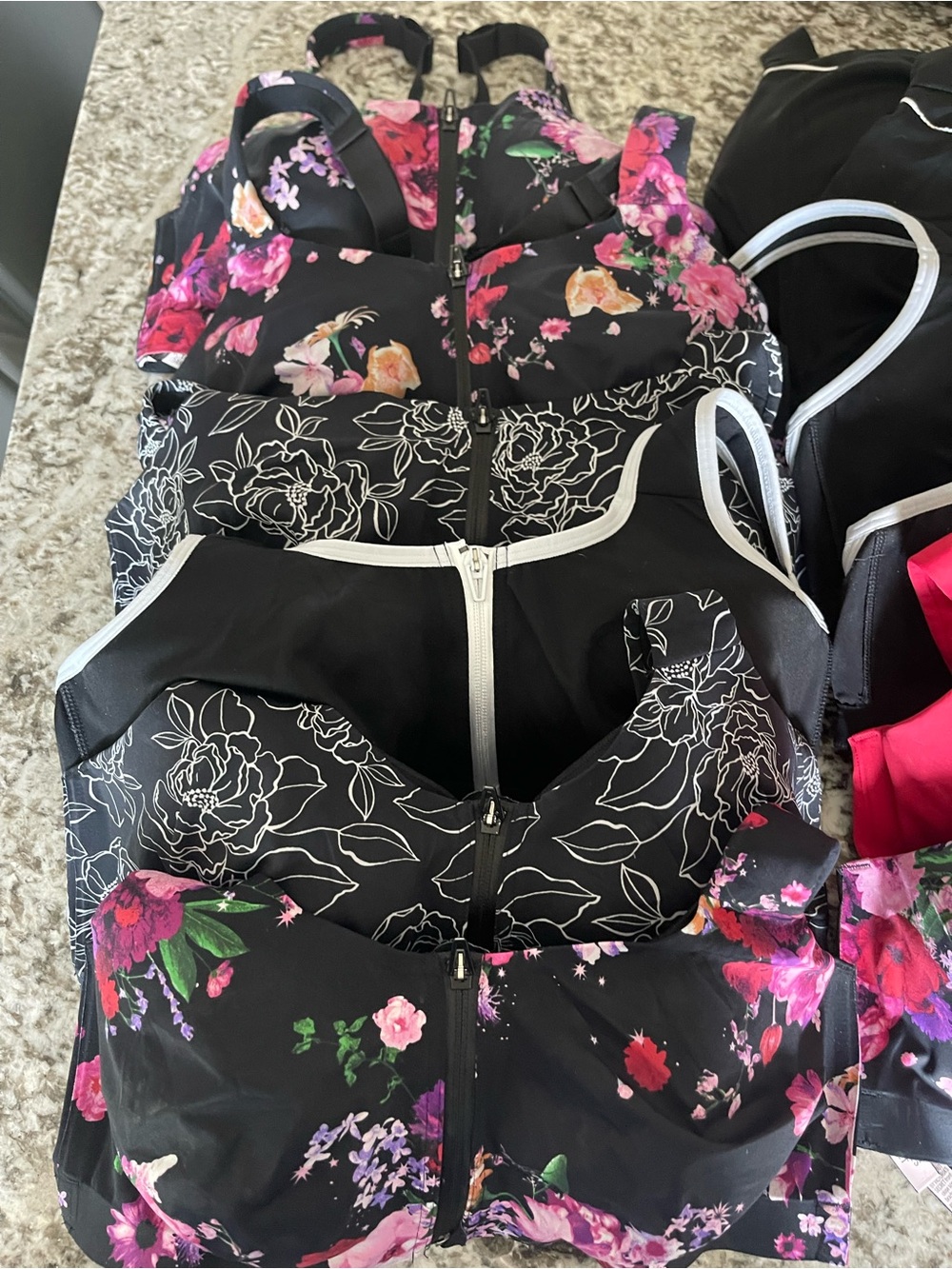 12 Victoria's Secret Knockout Front-Zip Sports Bras, excellent condition! 36DD